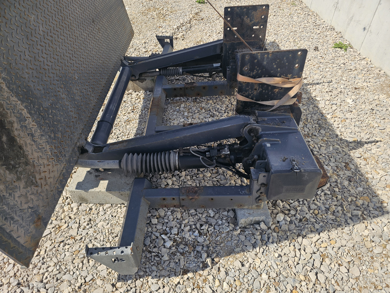 ZEPRO Z 2000-175 MA / 2019 / 2000kg - Kravas lifts: foto 4 ZEPRO Z 2000-175 MA / 2019 / 2000kg - Kravas lifts: foto 4