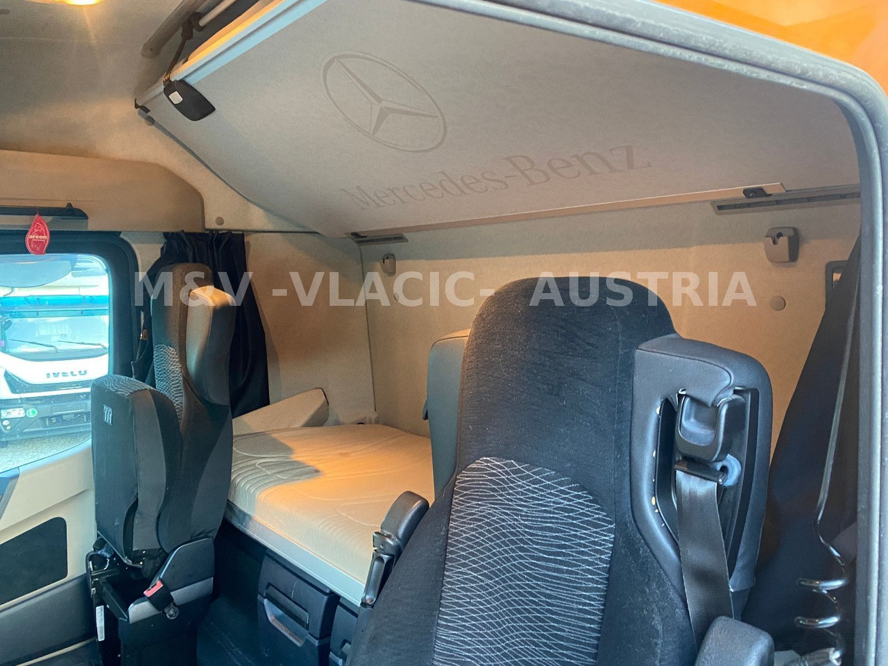 Konteineru vedējs/ Kravas automašīna ar noņemamā virsbūve Mercedes-Benz 2542: foto 9 Konteineru vedējs/ Kravas automašīna ar noņemamā virsbūve Mercedes-Benz 2542: foto 9