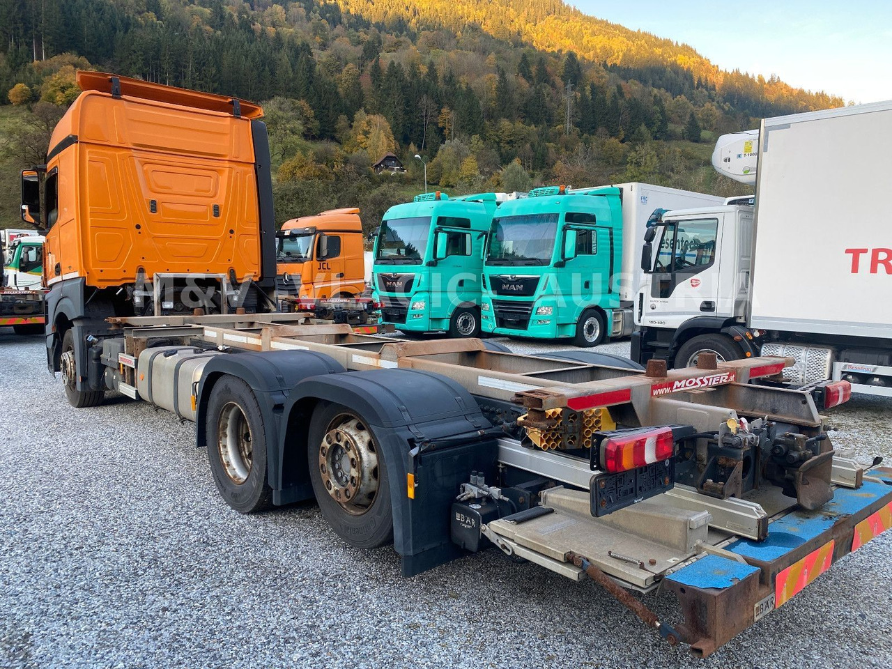 Konteineru vedējs/ Kravas automašīna ar noņemamā virsbūve Mercedes-Benz 2542: foto 18 Konteineru vedējs/ Kravas automašīna ar noņemamā virsbūve Mercedes-Benz 2542: foto 18