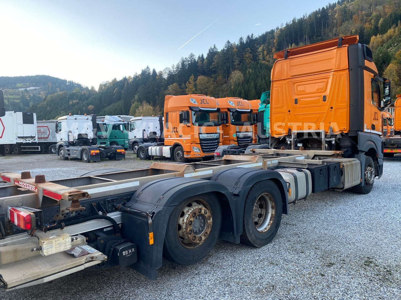 Konteineru vedējs/ Kravas automašīna ar noņemamā virsbūve Mercedes-Benz 2542: foto 17 Konteineru vedējs/ Kravas automašīna ar noņemamā virsbūve Mercedes-Benz 2542: foto 17