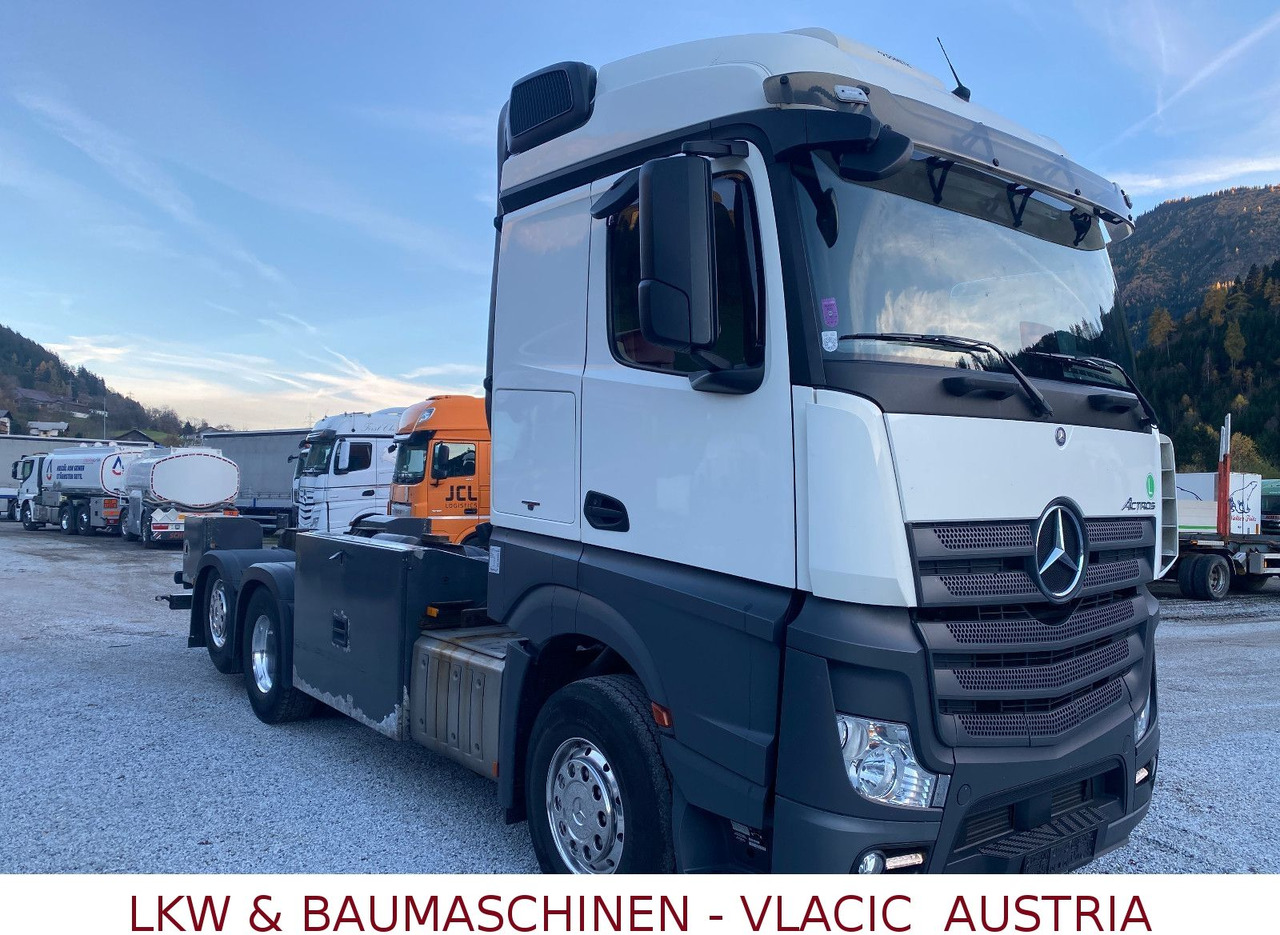Mercedes-Benz Actros 963-0-C - Autocisterna: foto 2 Mercedes-Benz Actros 963-0-C - Autocisterna: foto 2