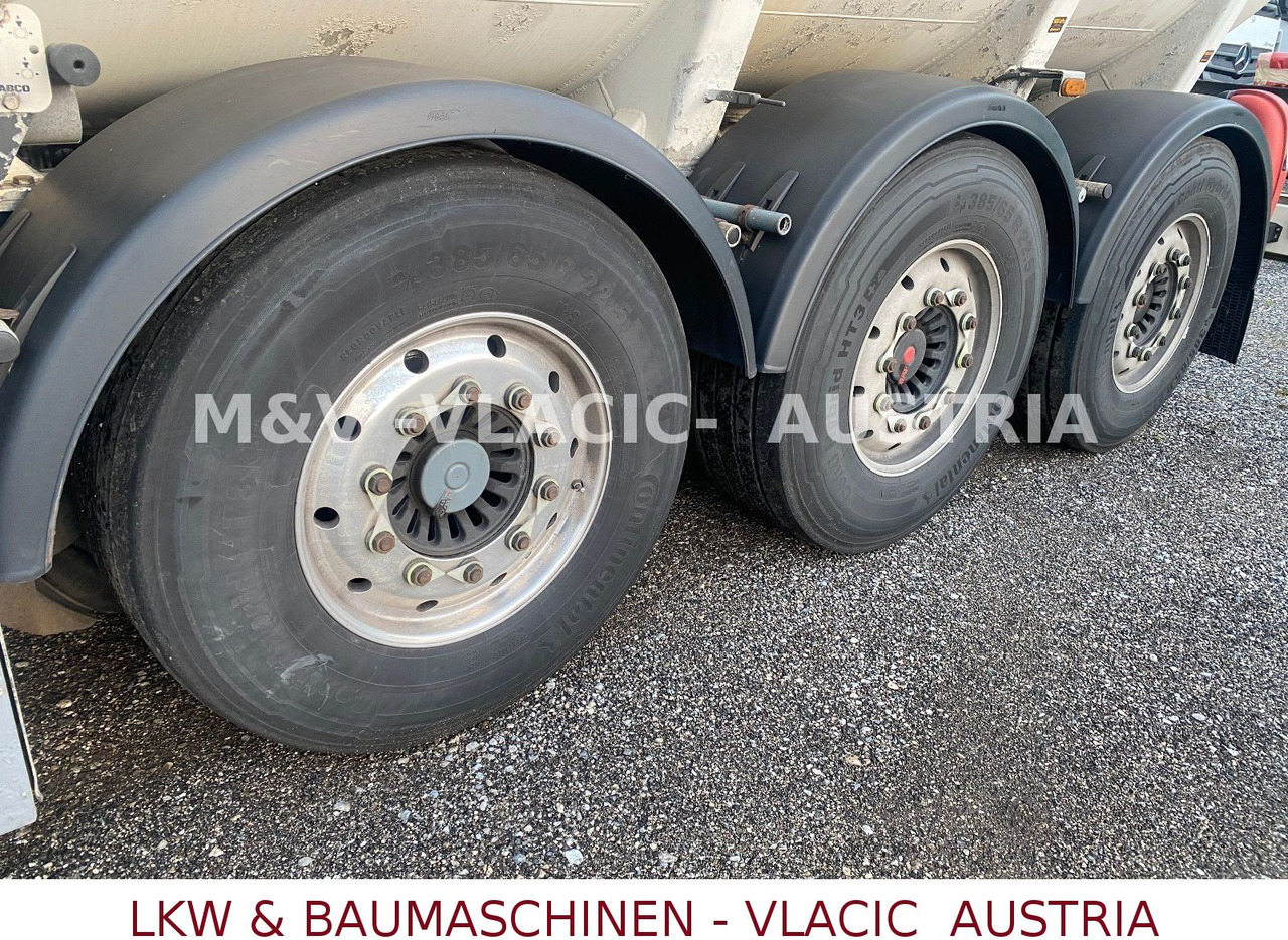 Schwarzmüller Benzin / Diesel 43000L 6Kammer Peillstab - Puspiekabe cisterna: foto 3 Schwarzmüller Benzin / Diesel 43000L 6Kammer Peillstab - Puspiekabe cisterna: foto 3