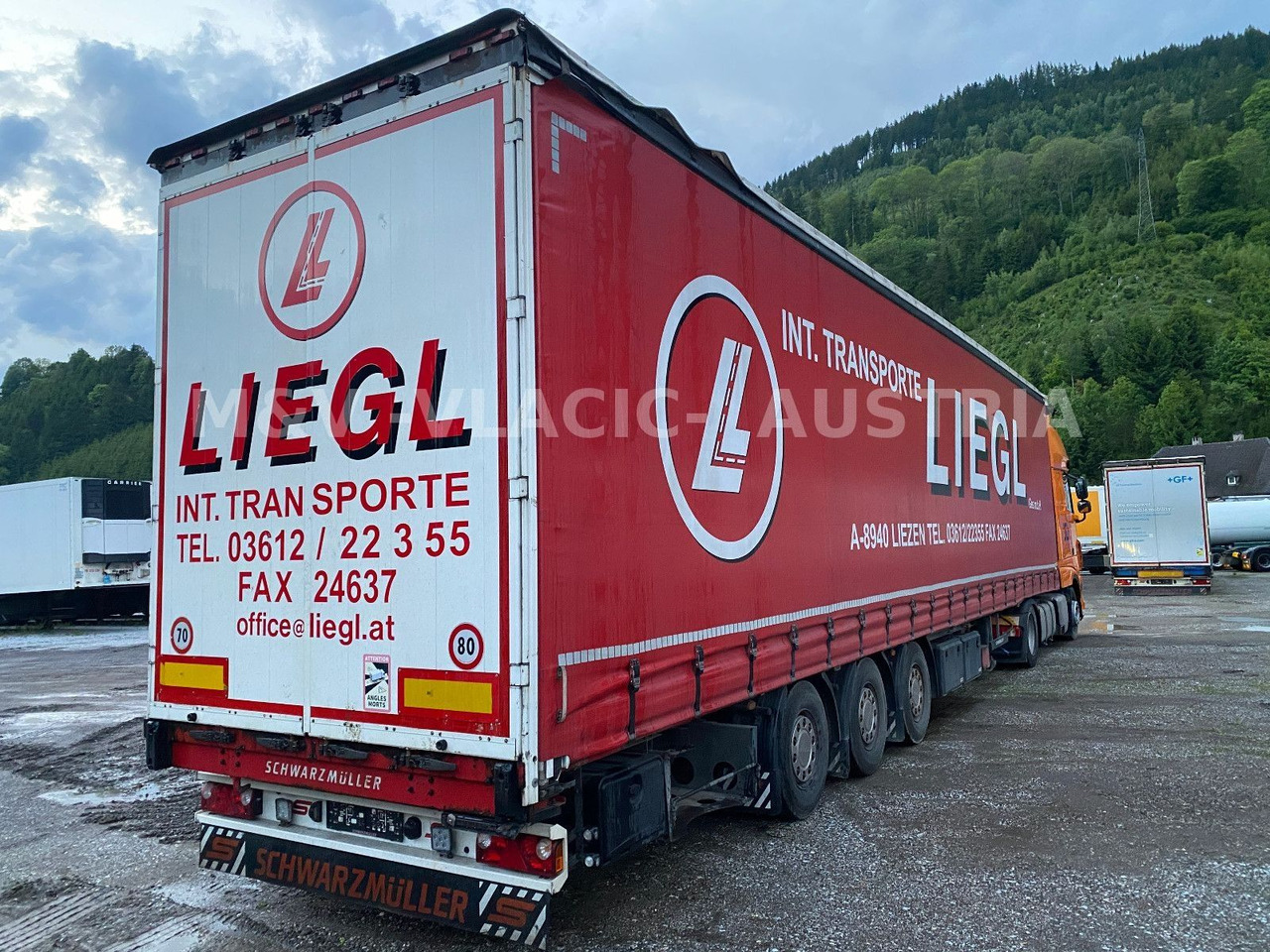 Schwarzmüller Mega - Varius - Tenta puspiekabe: foto 1 Schwarzmüller Mega - Varius - Tenta puspiekabe: foto 1