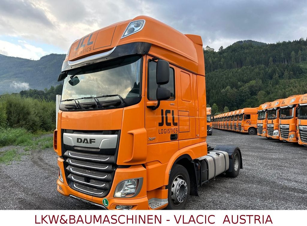 DAF XF 450 FT SSC - ADR AT-FL-EX DAF XF 450 FT SSC Mega SZM vorne Blatt feder - Vilcējs: foto 1 DAF XF 450 FT SSC - ADR AT-FL-EX DAF XF 450 FT SSC Mega SZM vorne Blatt feder - Vilcējs: foto 1