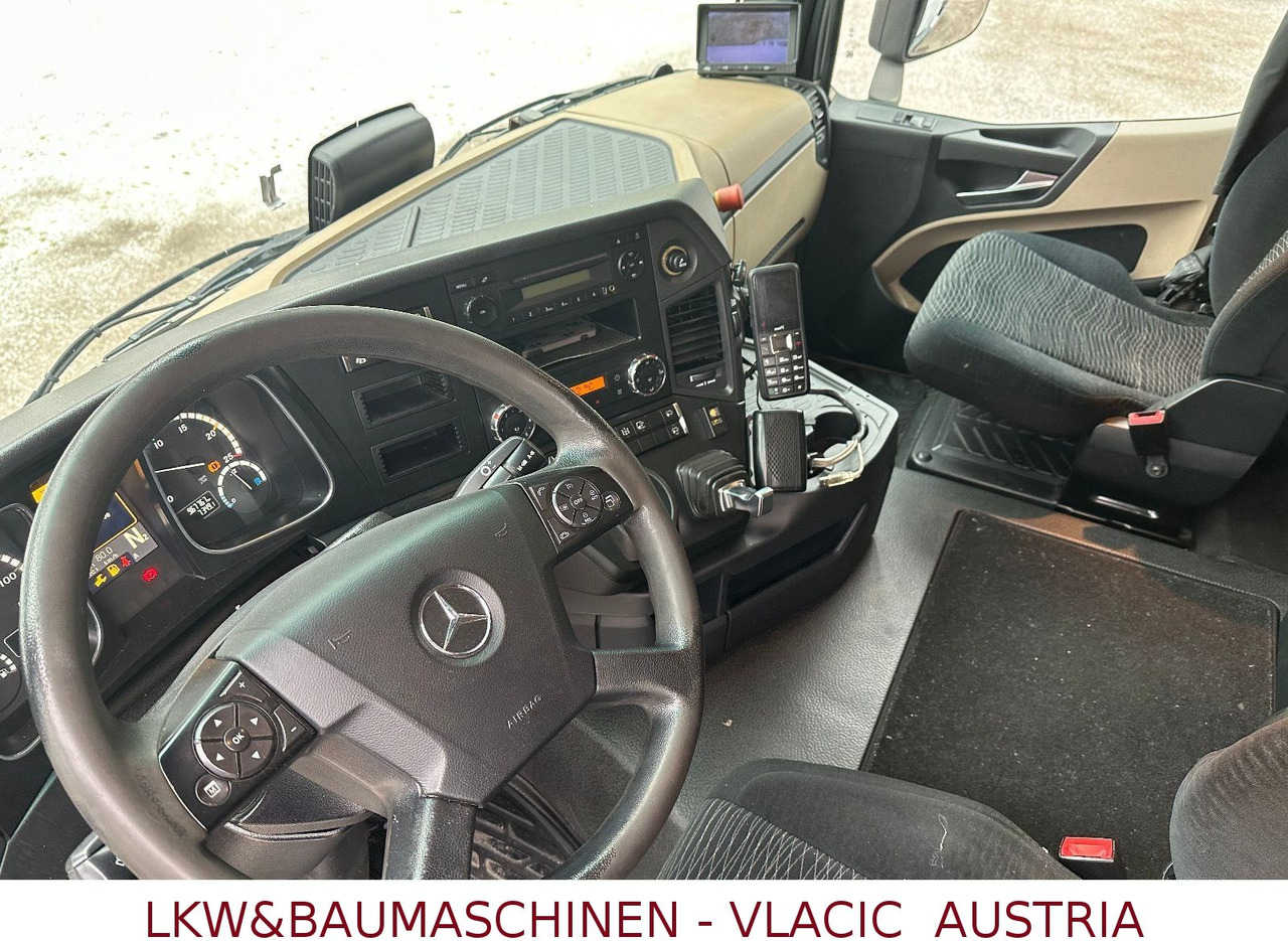 Mercedes-Benz Actros 1840 ADR - Vilcējs: foto 4 Mercedes-Benz Actros 1840 ADR - Vilcējs: foto 4