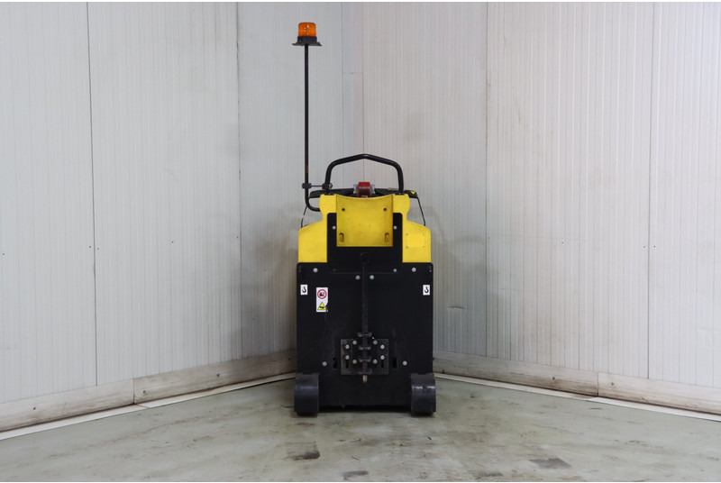 Hyster LO5.0T - Noliktavas vilcējs: foto 3 Hyster LO5.0T - Noliktavas vilcējs: foto 3