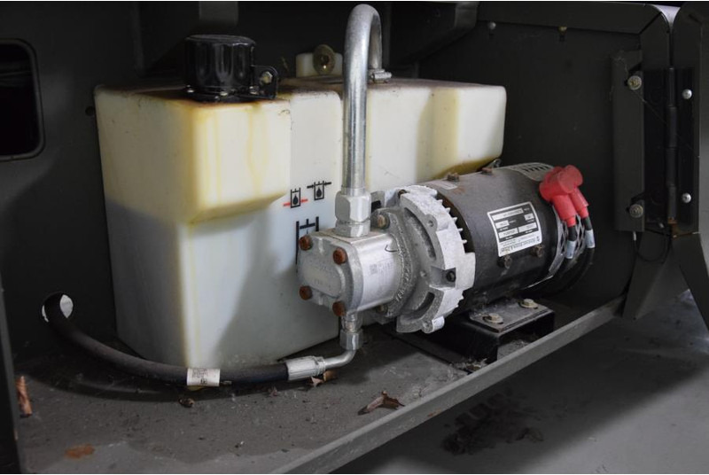 Šķērveida pacēlājs JLG M3369: foto 10