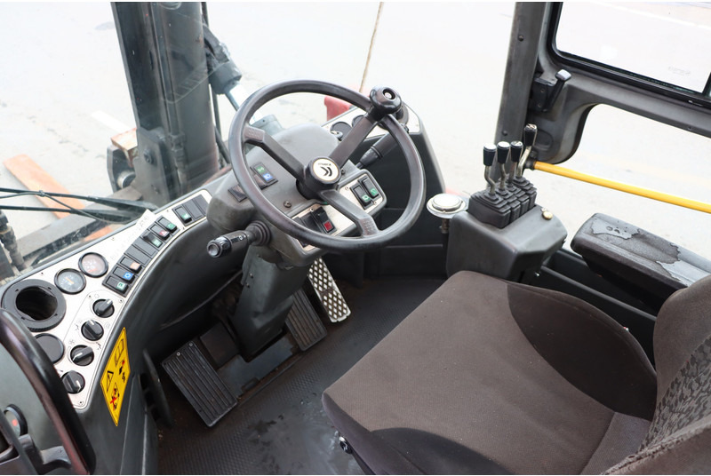 Kalmar DCE120-6 - Dīzeļiekrāvējs: foto 2 Kalmar DCE120-6 - Dīzeļiekrāvējs: foto 2