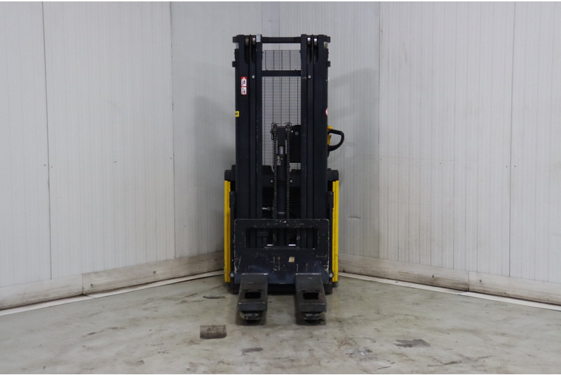 Komatsu CNI 14 - Krautņotājs: foto 3 Komatsu CNI 14 - Krautņotājs: foto 3