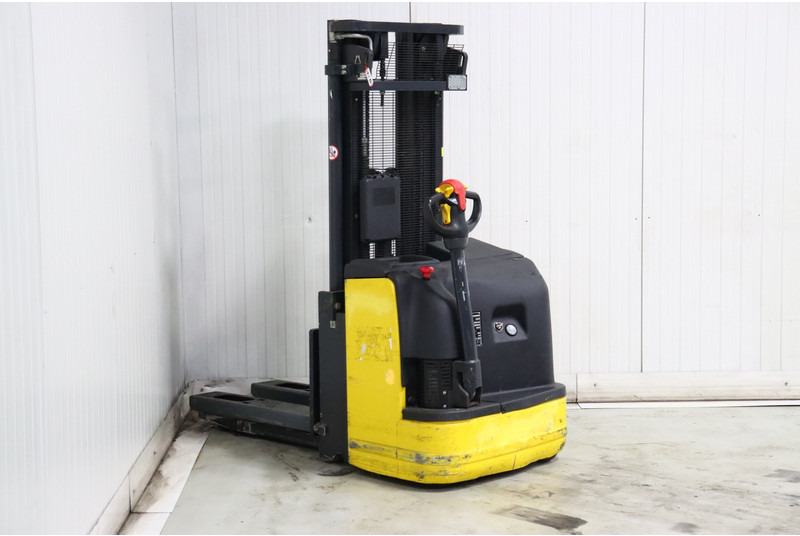 Komatsu CNI 14 - Krautņotājs: foto 5 Komatsu CNI 14 - Krautņotājs: foto 5