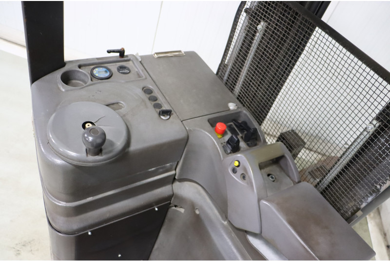 Nissan AJN160 - Bīdmasta krautņotājs: foto 2 Nissan AJN160 - Bīdmasta krautņotājs: foto 2