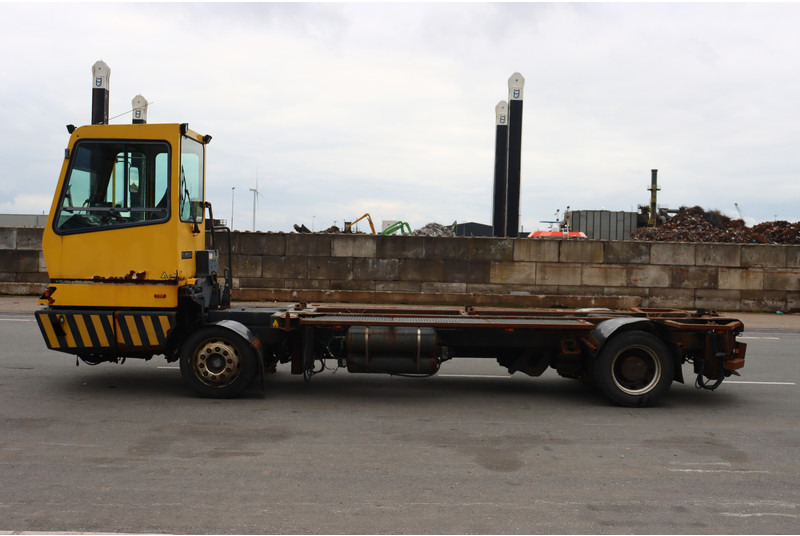 Terberg BC182 - Termināļa traktors: foto 5 Terberg BC182 - Termināļa traktors: foto 5