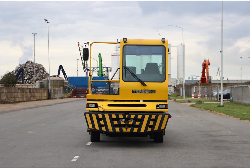 Terberg BC182 - Termināļa traktors: foto 3 Terberg BC182 - Termināļa traktors: foto 3