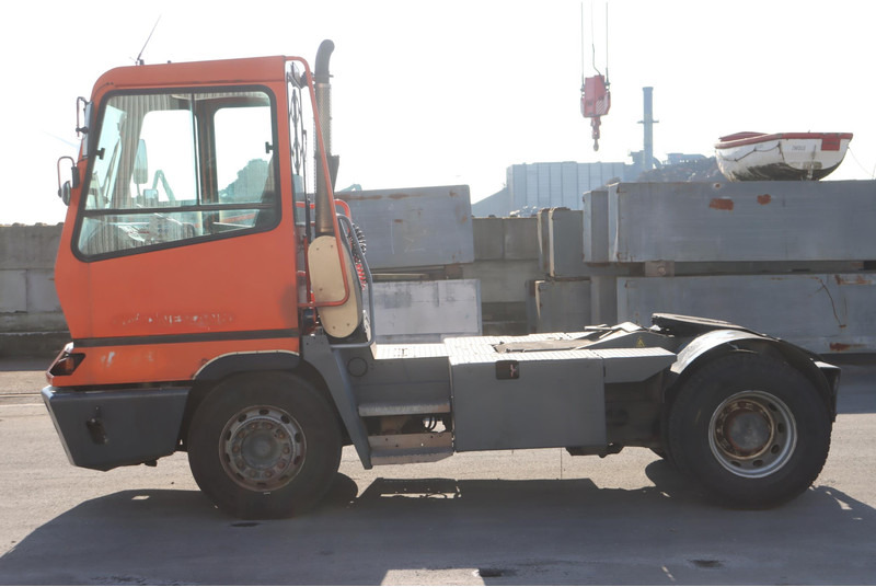 Terberg YT182 - Termināļa traktors: foto 4 Terberg YT182 - Termināļa traktors: foto 4