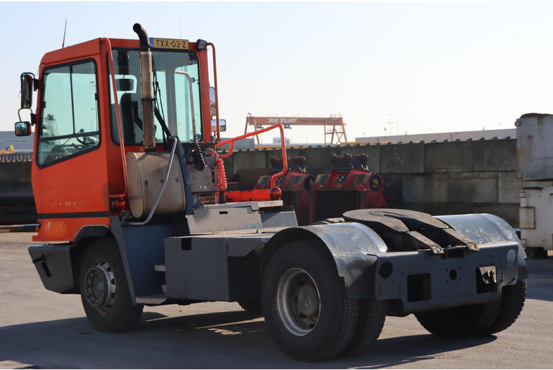 Terberg YT182 - Termināļa traktors: foto 5 Terberg YT182 - Termināļa traktors: foto 5