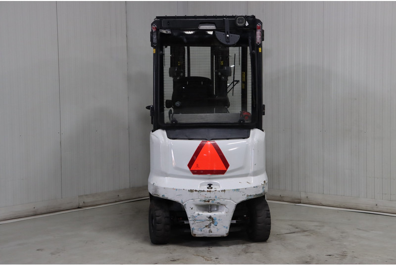 UniCarriers MX35L - Elektroiekrāvējs: foto 5 UniCarriers MX35L - Elektroiekrāvējs: foto 5