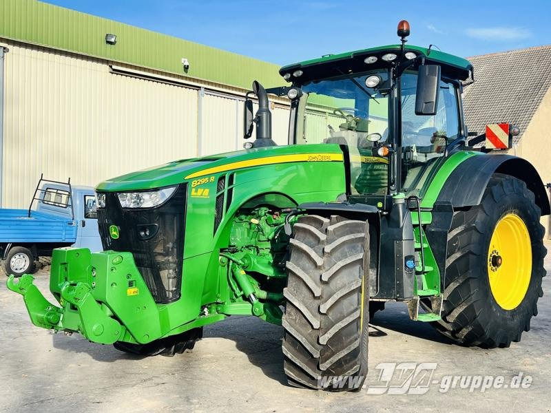 John Deere 8295R - Traktors: foto 1 John Deere 8295R - Traktors: foto 1