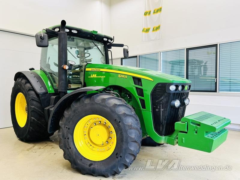 John Deere 8295R - Traktors: foto 2 John Deere 8295R - Traktors: foto 2