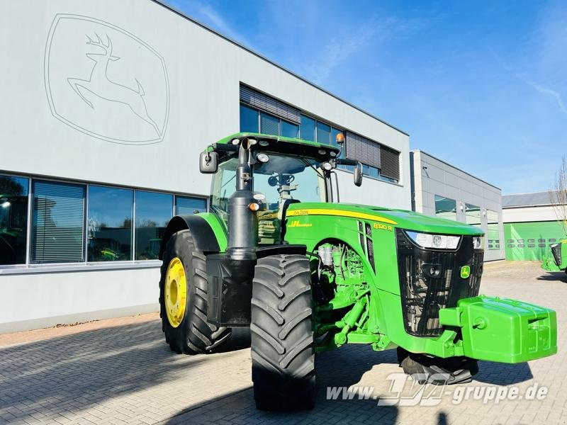 John Deere 8320R E23-PowerShift - Traktors: foto 1 John Deere 8320R E23-PowerShift - Traktors: foto 1