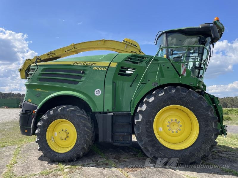 Lopbarības kombains John Deere 8400: foto 6