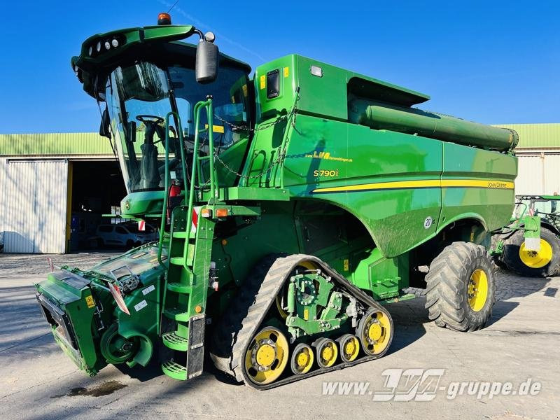 John Deere S790 - Labības kombains: foto 1 John Deere S790 - Labības kombains: foto 1