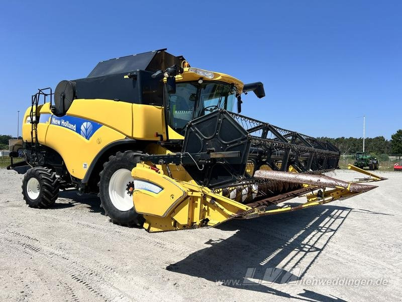 New Holland CX8080 4wd - Labības kombains: foto 1 New Holland CX8080 4wd - Labības kombains: foto 1