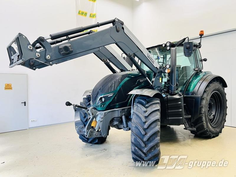 Valtra T174 - Traktors: foto 1 Valtra T174 - Traktors: foto 1