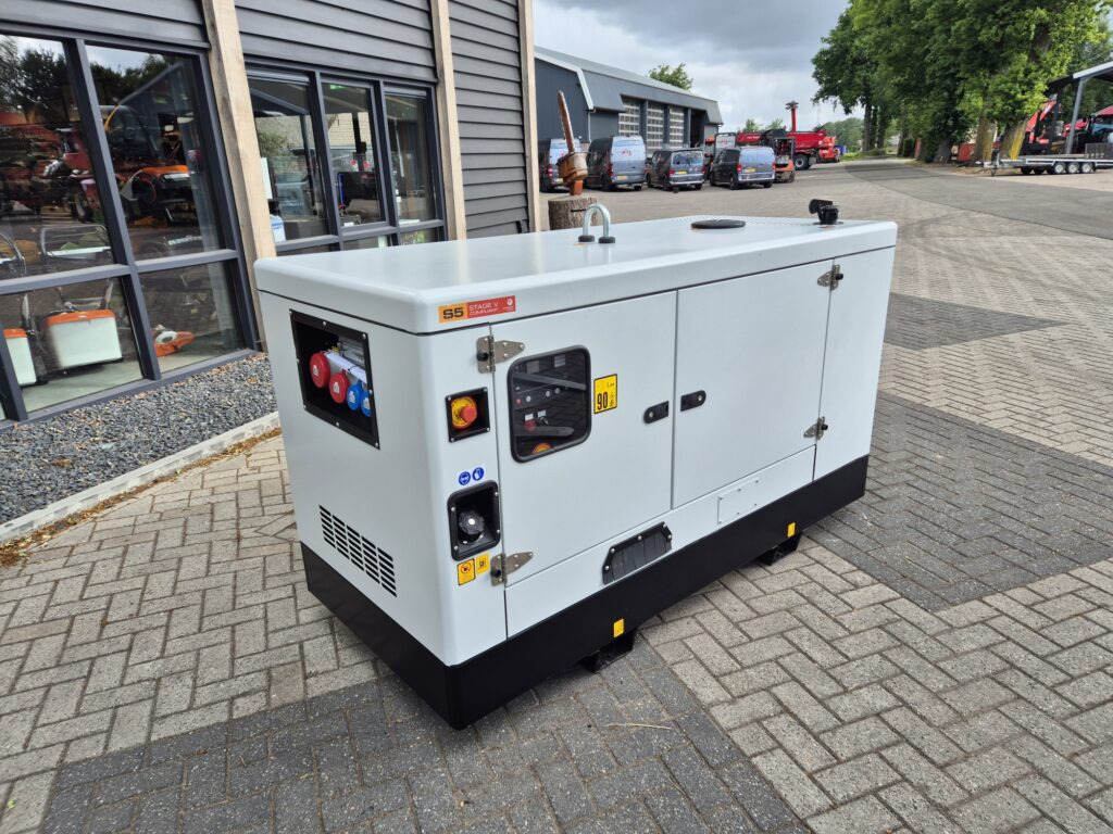 BRINKMAN & NIEMEIJER 17.5 KVA - Elektroģenerators: foto 4 BRINKMAN & NIEMEIJER 17.5 KVA - Elektroģenerators: foto 4