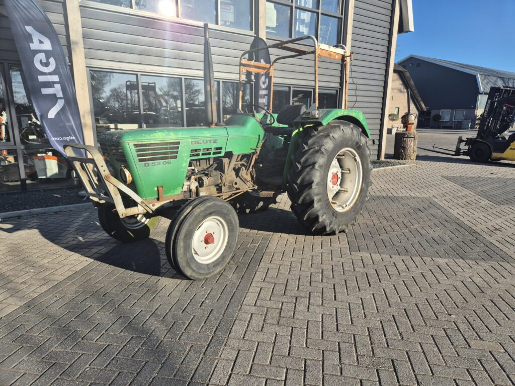 DEUTZ D5206 - Traktors: foto 2 DEUTZ D5206 - Traktors: foto 2