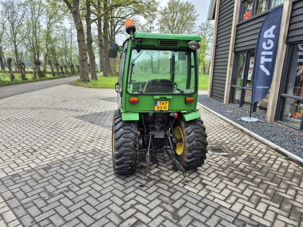 JOHN DEERE 2520 - Mini traktors: foto 4 JOHN DEERE 2520 - Mini traktors: foto 4