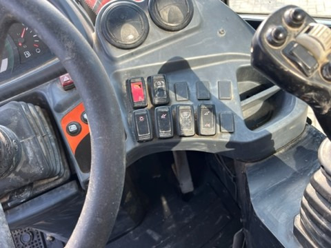 KUBOTA R082 - Riteņu iekrāvējs: foto 5 KUBOTA R082 - Riteņu iekrāvējs: foto 5