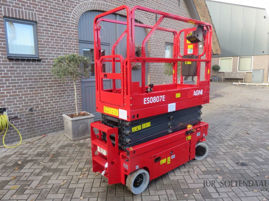 Jaunā Šķērveida pacēlājs MAGNI ES0807: foto 6 Jaunā Šķērveida pacēlājs MAGNI ES0807: foto 6