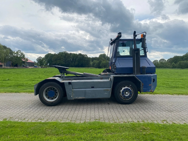 Sisu E TRX 182 | HYDROLIC | CENTRAL LUBRIGATION | NO RUST !!! - Termināļa traktors: foto 3 Sisu E TRX 182 | HYDROLIC | CENTRAL LUBRIGATION | NO RUST !!! - Termināļa traktors: foto 3