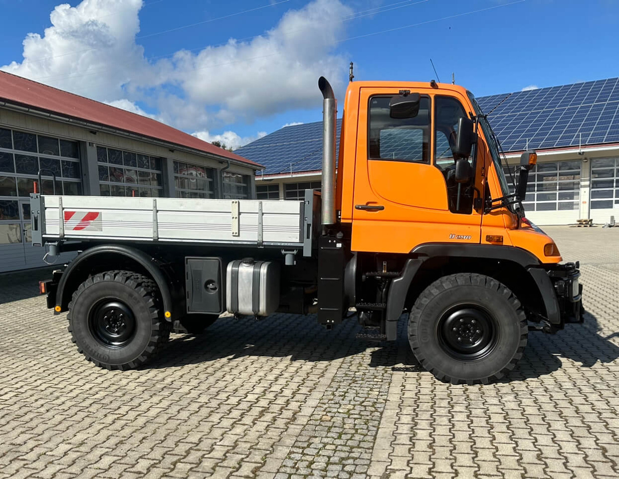 Unimog 290 - U290 405 11347 Mercedes Benz 405 - Kravas automašīna pašizgāzējs: foto 3 Unimog 290 - U290 405 11347 Mercedes Benz 405 - Kravas automašīna pašizgāzējs: foto 3