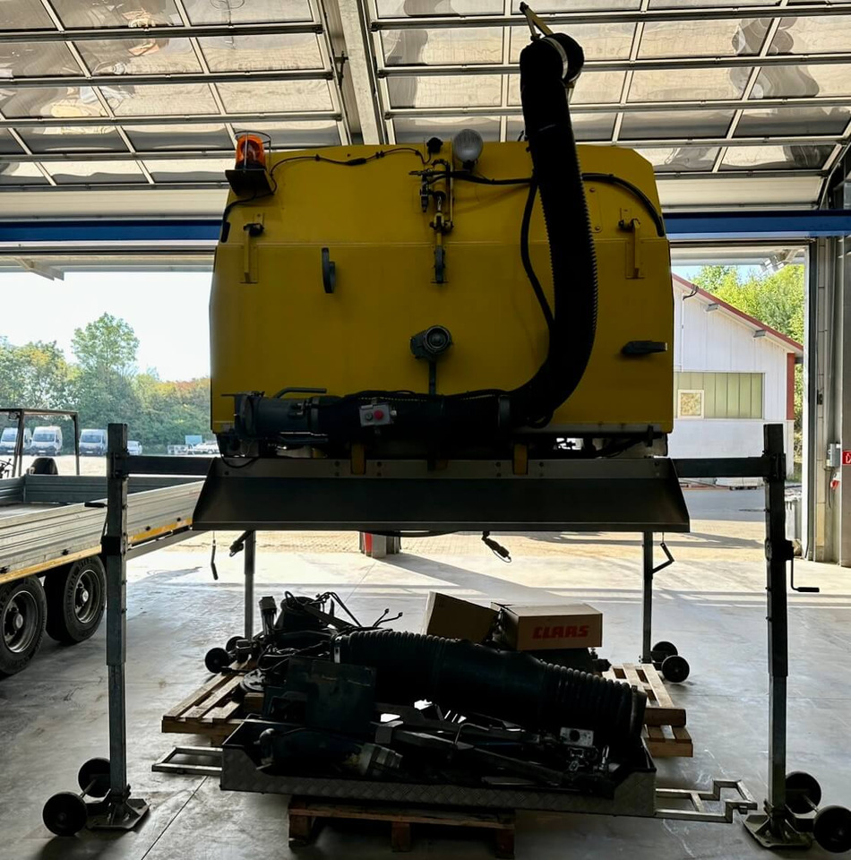 Unimog Aufbaukehrmaschine Trilety SK-370 - Ielu tīrīšanas mašīna: foto 5 Unimog Aufbaukehrmaschine Trilety SK-370 - Ielu tīrīšanas mašīna: foto 5