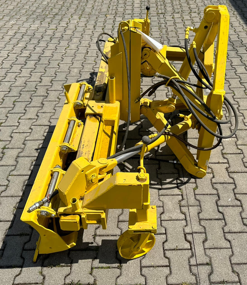 Unimog Frontanbau-Gräder Söder IA02093 - Vērstuve: foto 3 Unimog Frontanbau-Gräder Söder IA02093 - Vērstuve: foto 3