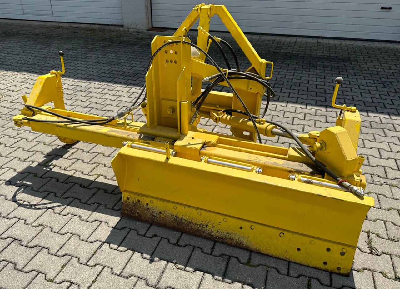 Unimog Frontanbau-Gräder Söder IA02093 - Vērstuve: foto 1 Unimog Frontanbau-Gräder Söder IA02093 - Vērstuve: foto 1