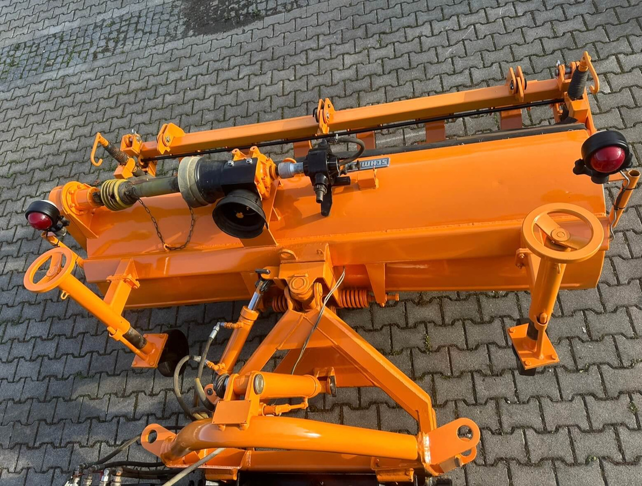 Unimog Frontanbaukehrbesen Schmidt VKS4.2 - Birste: foto 5 Unimog Frontanbaukehrbesen Schmidt VKS4.2 - Birste: foto 5