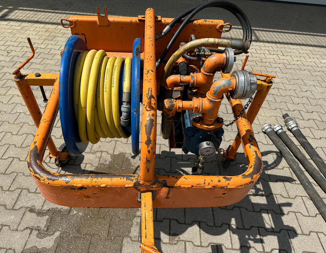 Unimog Frontanbauwasserpumpe Deu. hyd. - Ūdens sūknis: foto 2 Unimog Frontanbauwasserpumpe Deu. hyd. - Ūdens sūknis: foto 2