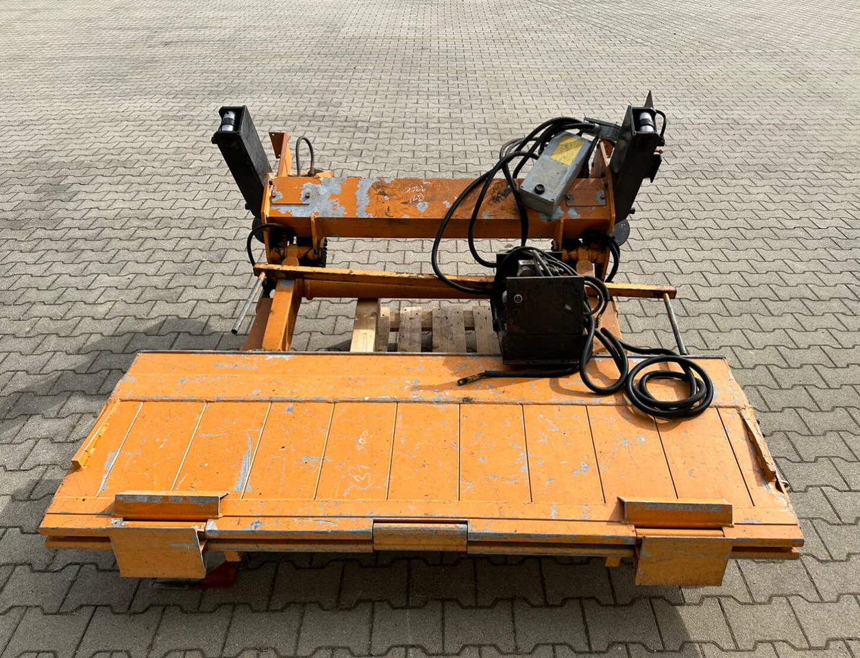 Unimog Heckladebordwand Unbekannt 427 - Kravas lifts: foto 2 Unimog Heckladebordwand Unbekannt 427 - Kravas lifts: foto 2