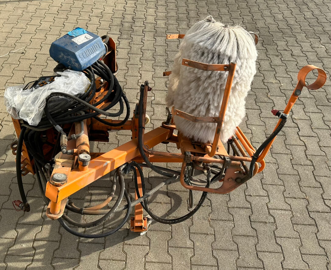 Unimog Leitpfostenwaschgerät Schmidt RPS-H - Birste: foto 3 Unimog Leitpfostenwaschgerät Schmidt RPS-H - Birste: foto 3