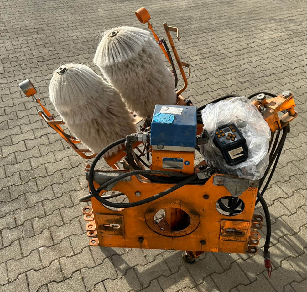 Unimog Leitpfostenwaschgerät Schmidt RPS-H - Birste: foto 5 Unimog Leitpfostenwaschgerät Schmidt RPS-H - Birste: foto 5