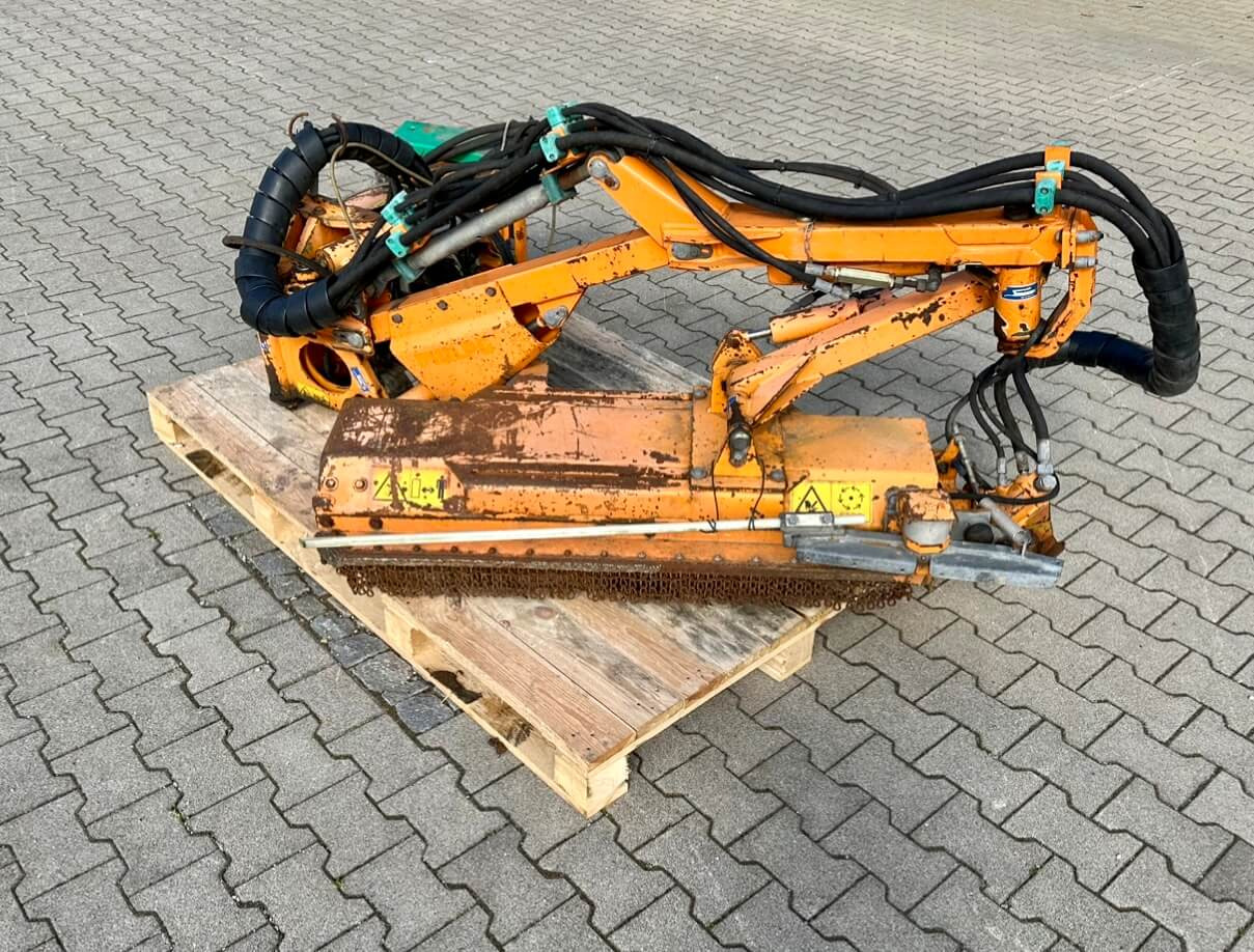 Unimog Randstreifenmulcher Mulag MRK 300 - Izlices pļaujmašīna: foto 2 Unimog Randstreifenmulcher Mulag MRK 300 - Izlices pļaujmašīna: foto 2