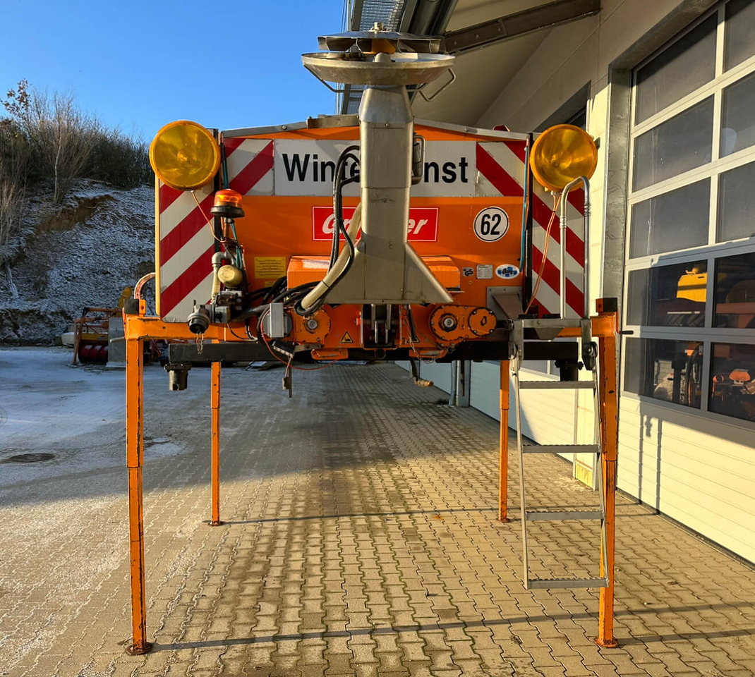 Unimog Salzstreuer Gmeiner 4000TCFS - Sāls un smilts kaisītājs: foto 2 Unimog Salzstreuer Gmeiner 4000TCFS - Sāls un smilts kaisītājs: foto 2