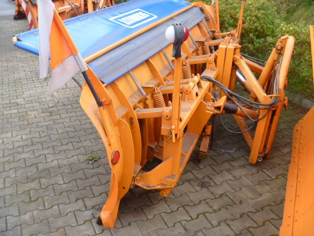 Unimog Schneepflug - Schneeschild Schmidt MF5.3 - Sniega arkls: foto 3 Unimog Schneepflug - Schneeschild Schmidt MF5.3 - Sniega arkls: foto 3