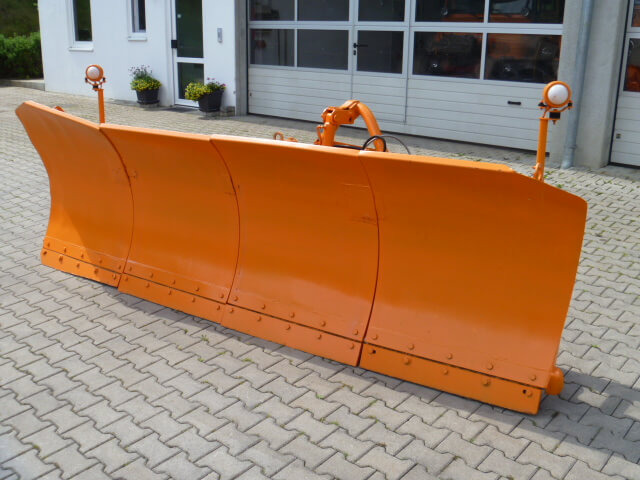 Unimog Schneepflug - Schneeschild Schmidt MF5.3 - Sniega arkls: foto 2 Unimog Schneepflug - Schneeschild Schmidt MF5.3 - Sniega arkls: foto 2