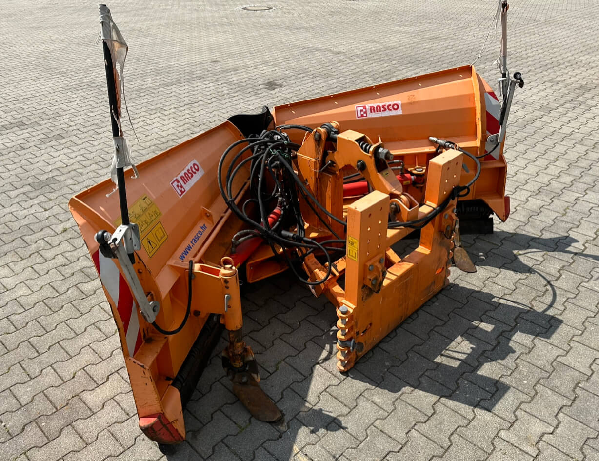 Unimog Schneepflug - Vario Rasco VERTUS 3.2 GB2X3 - Sniega arkls: foto 4 Unimog Schneepflug - Vario Rasco VERTUS 3.2 GB2X3 - Sniega arkls: foto 4