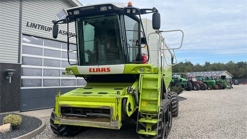 Claas LEXION 560 Med ny bælter og 4wd - Labības kombains: foto 3 Claas LEXION 560 Med ny bælter og 4wd - Labības kombains: foto 3