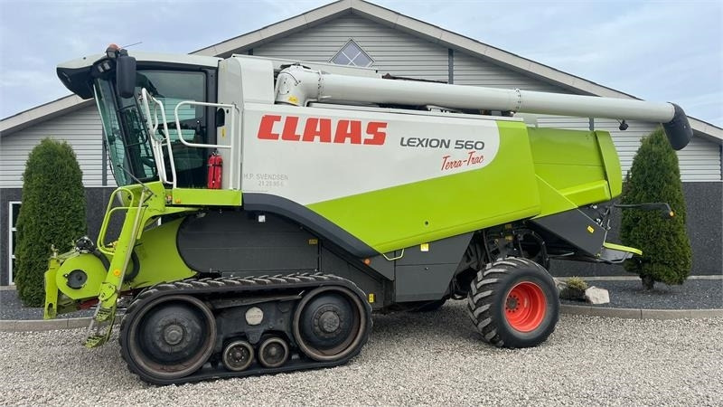 Claas LEXION 560 Med ny bælter og 4wd - Labības kombains: foto 1 Claas LEXION 560 Med ny bælter og 4wd - Labības kombains: foto 1