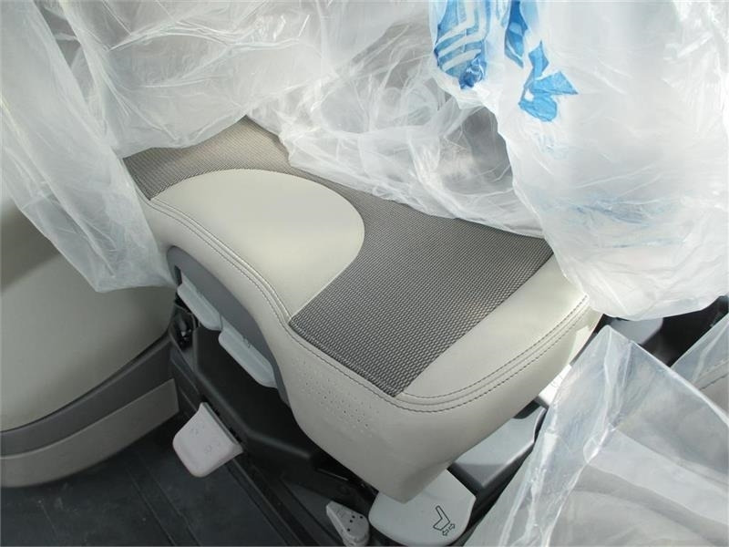 Traktors Deutz-fahr 9340 TTV New and unused tractor: foto 7 Traktors Deutz-fahr 9340 TTV New and unused tractor: foto 7